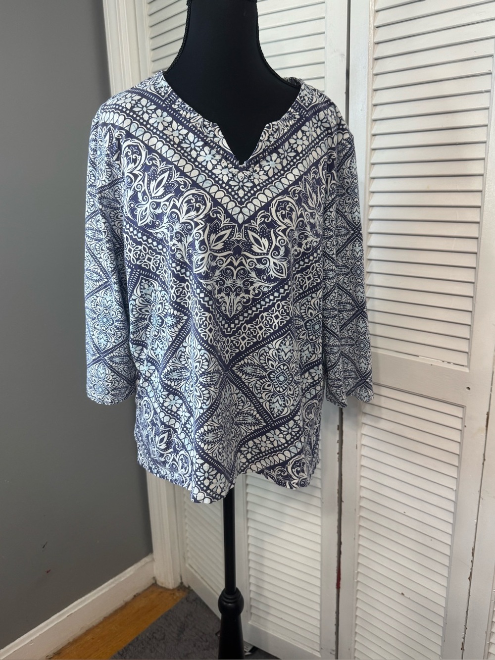Alfred Dunner Women Boho Blue White Paisley Print V Neck Tunic Top XL